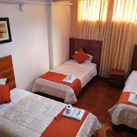 Victtorios Hotel Satipo エクステリア 写真