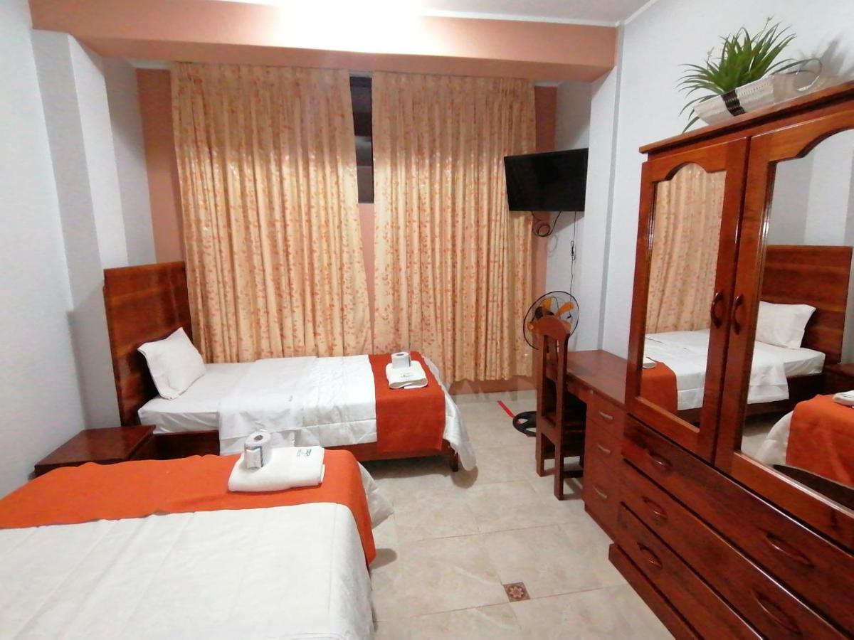 Victtorios Hotel Satipo エクステリア 写真