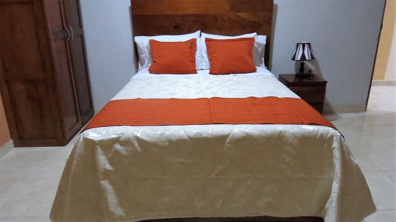 Victtorios Hotel Satipo エクステリア 写真