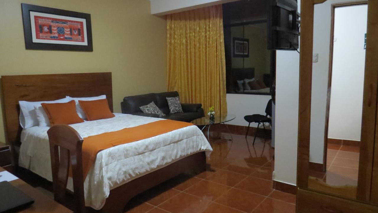 Victtorios Hotel Satipo エクステリア 写真