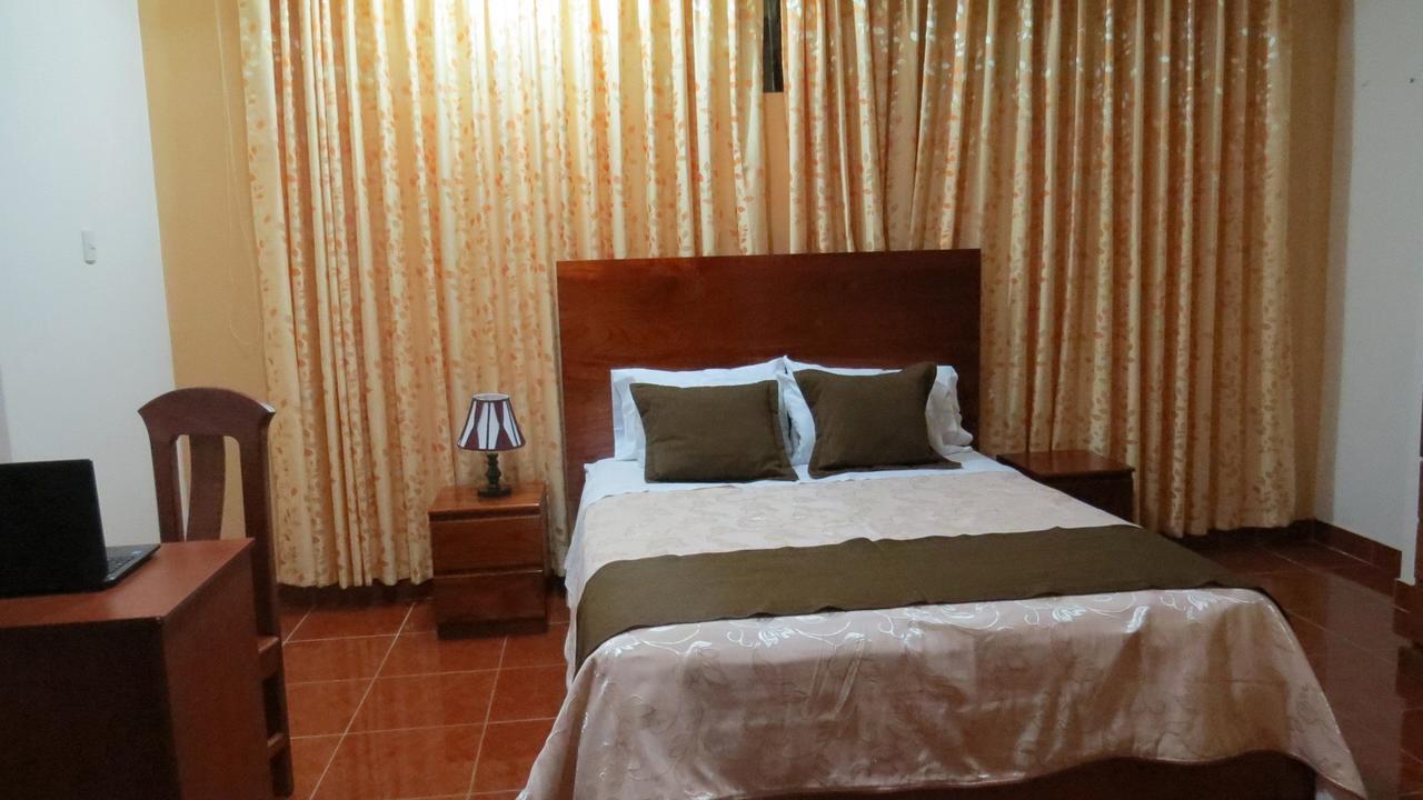 Victtorios Hotel Satipo エクステリア 写真
