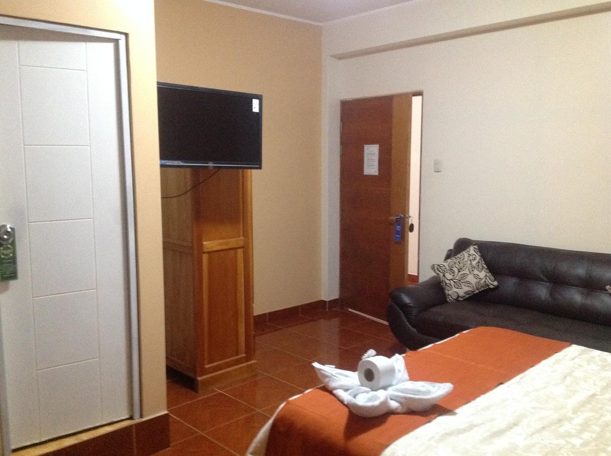 Victtorios Hotel Satipo エクステリア 写真