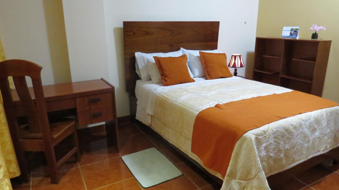 Victtorios Hotel Satipo エクステリア 写真