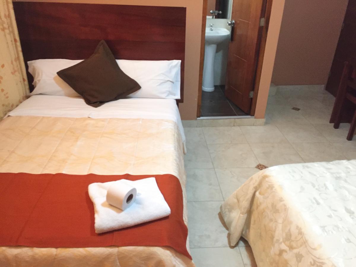 Victtorios Hotel Satipo エクステリア 写真