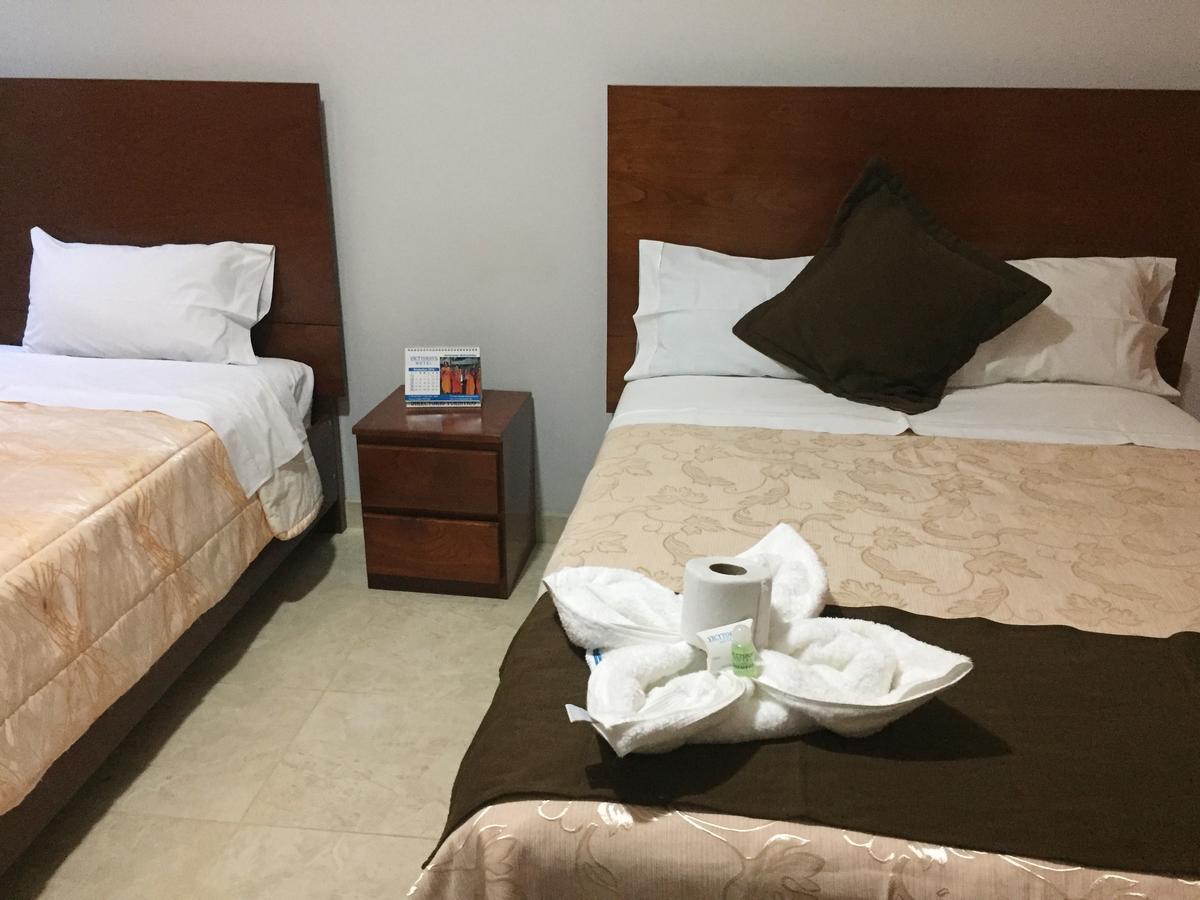 Victtorios Hotel Satipo エクステリア 写真