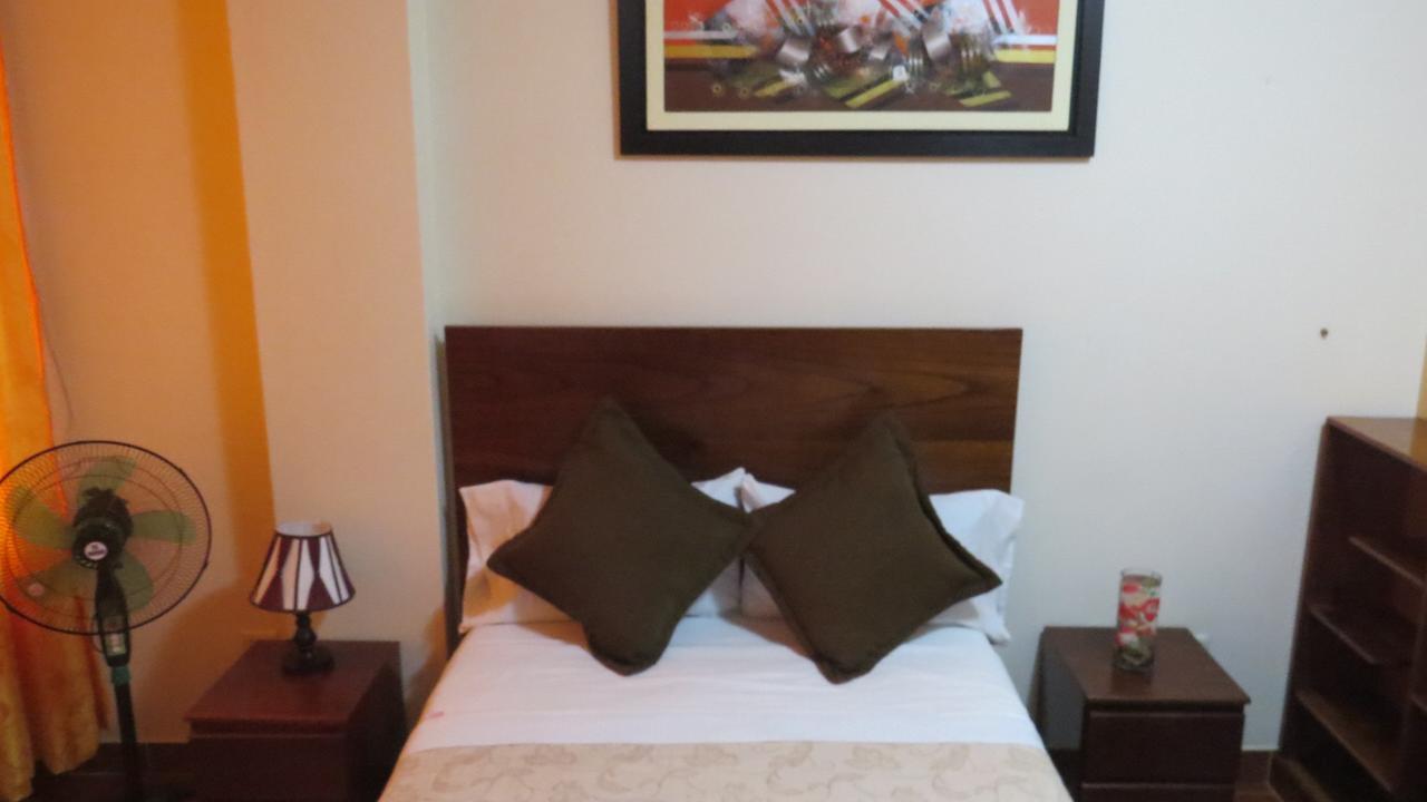 Victtorios Hotel Satipo エクステリア 写真