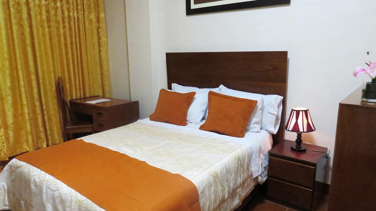 Victtorios Hotel Satipo エクステリア 写真