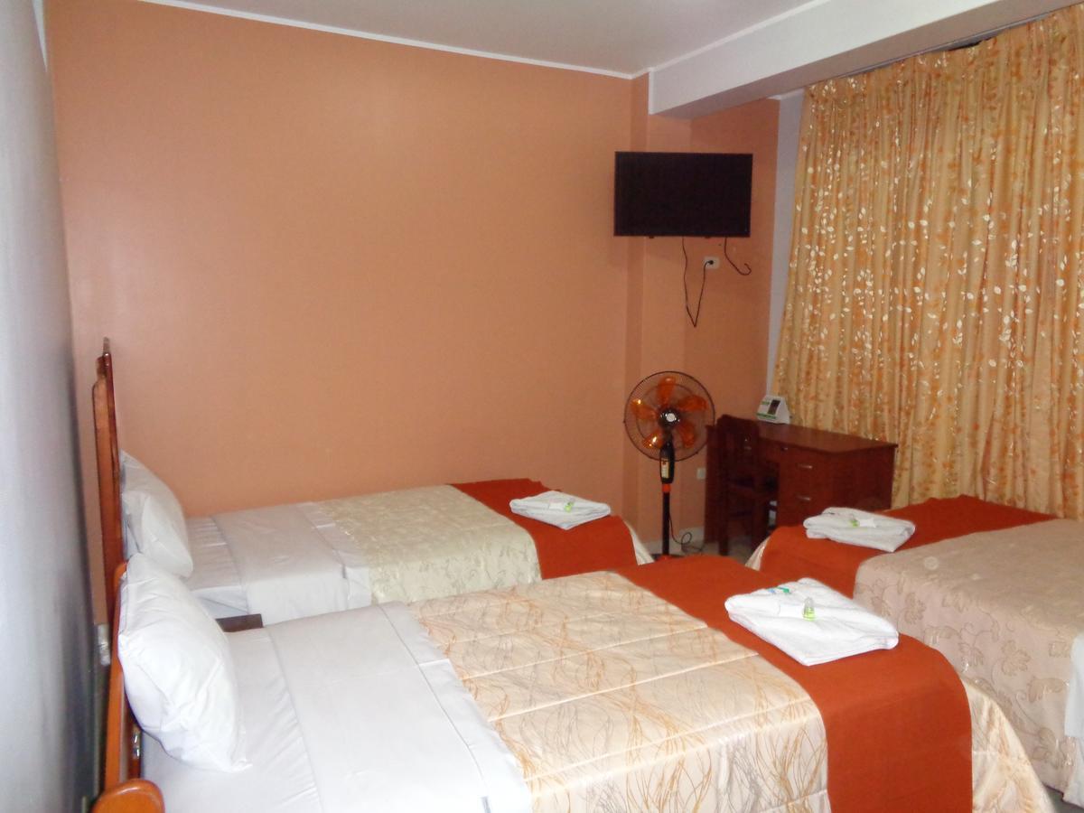 Victtorios Hotel Satipo エクステリア 写真