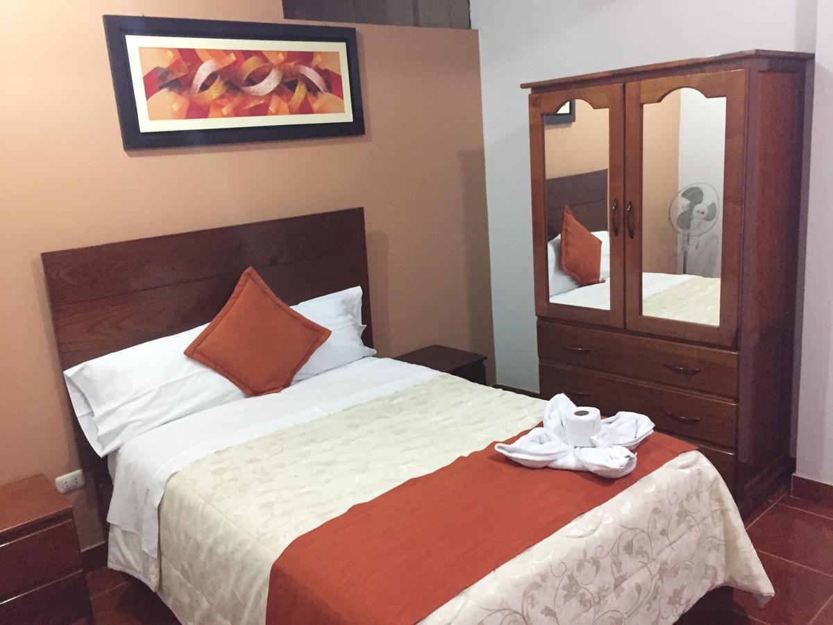 Victtorios Hotel Satipo エクステリア 写真